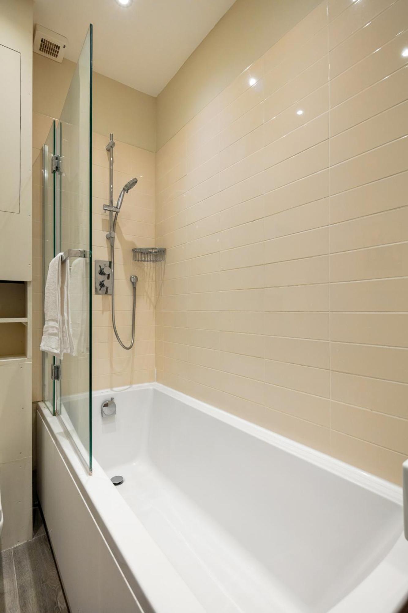 לונדון 5A - Bright And Airy 2 Bedroom Apartment - Close To Central מראה חיצוני תמונה